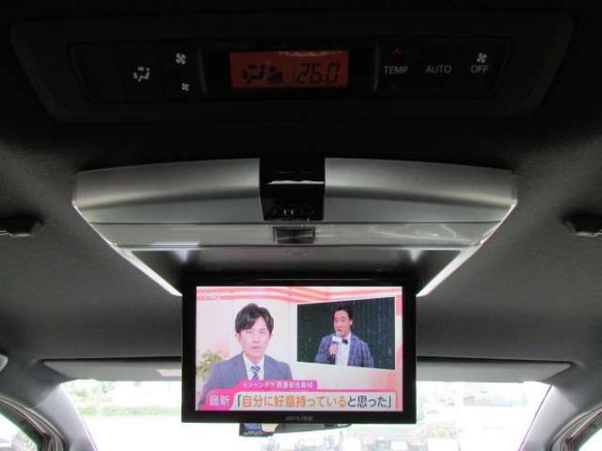 ヴォクシー2.0 ZS ウェルキャブ サイドリフトアップチルトシート車 4WD　プリクラッシュセーフティー/電動スライドドア/クルーズコントロール/社外ナビ/フルセグフルセグTV/バックカメラ 2000