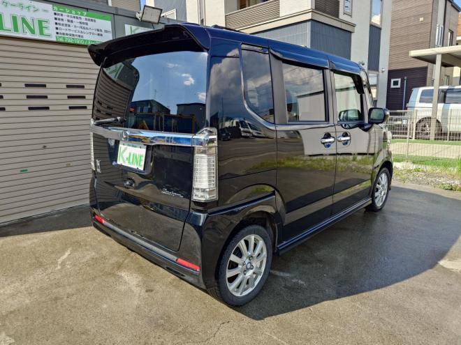 N-BOX カスタムGターボSSパッケージ　ユーザー買取車　当店販売車両　社外ナビ・TV・バックカメラ　Bluetooth　エンジンスターター　ドラレコ前後　プッシュスタート　ETC　オートライト機能　ドアバイザー　タイミングチェーン　JC08モード燃費18.2km/リットル　4WD 660 5Dr