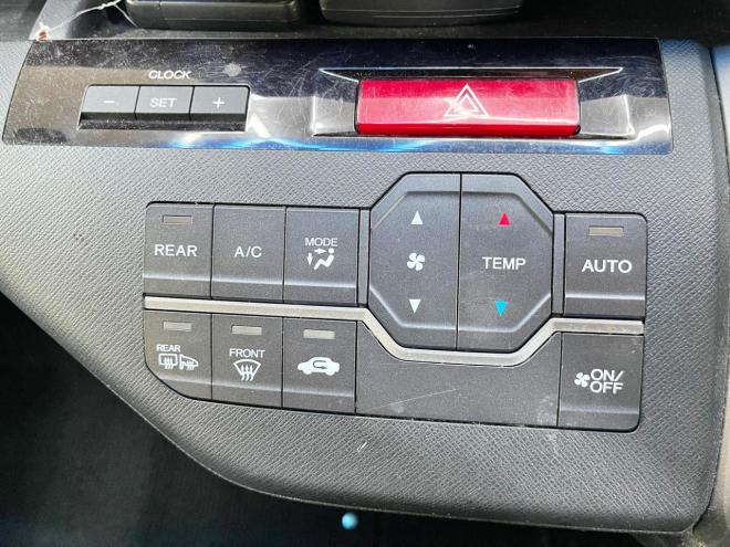 ステップワゴン2.0スパーダZ 4WD 5年保証 スマキーパワスラ ナビ ETC 夏冬タイヤ 自社認証工場 車検整備2年付 修復歴無 寒冷地仕様 禁煙