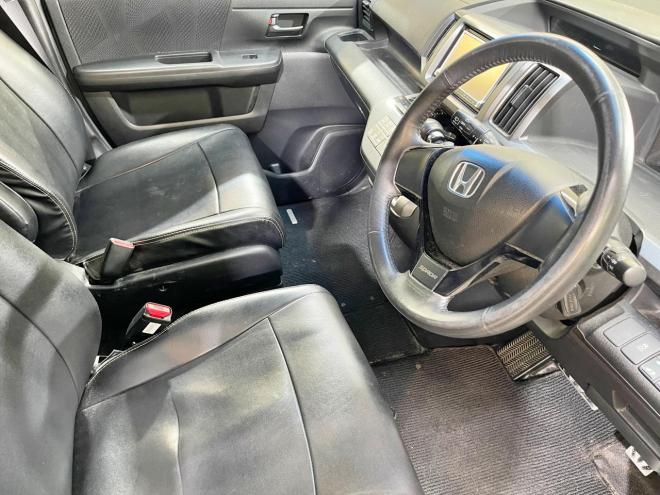 ステップワゴン2.0スパーダZ 4WD 5年保証 スマキーパワスラ ナビ ETC 夏冬タイヤ 自社認証工場 車検整備2年付 修復歴無 寒冷地仕様 禁煙
