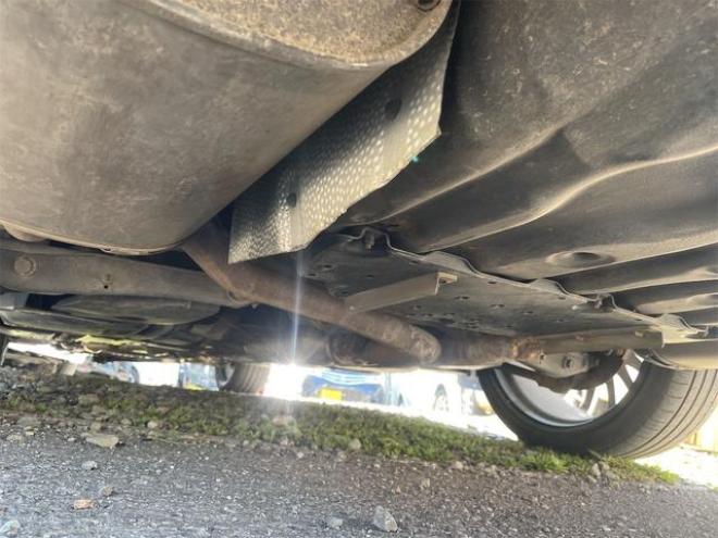 クラウンロイヤルサルーンｉ－Ｆｏｕｒ　ナビパッケージ　４ＷＤ　２０インチカールソン　ＤＶＤ再生　クルーズコントロール　パワーシート　ＥＴＣ　４ＷＤ　盗難防止システム　横滑り防止　ナビ　インテリジェントキー　バックモニター　ＨＤＤナビ 4WD 2500 4Dr