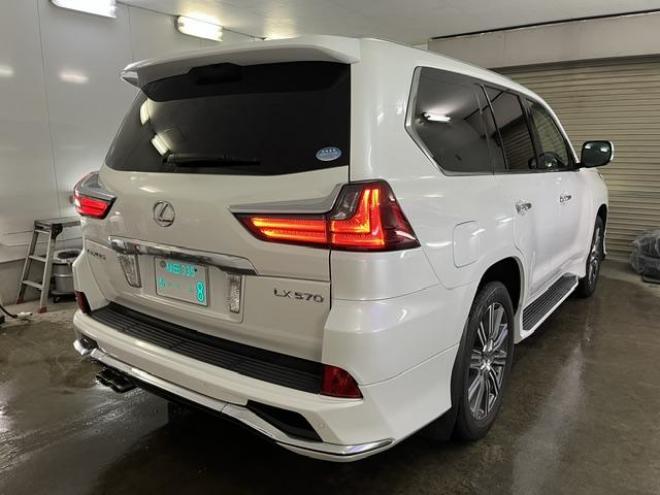 レクサスＬＸ５７０　本州仕入　寒冷地仕様　禁煙車　社外セキュリティ　マークレビンソン　純正２１インチＡＷ　社外１８ＡＷ＋スタッドレスタイヤ付　純正ブラックレザーシート　ヘッドアップディスプレイ　全方位パノラミックビュー 4WD 5700 5Dr