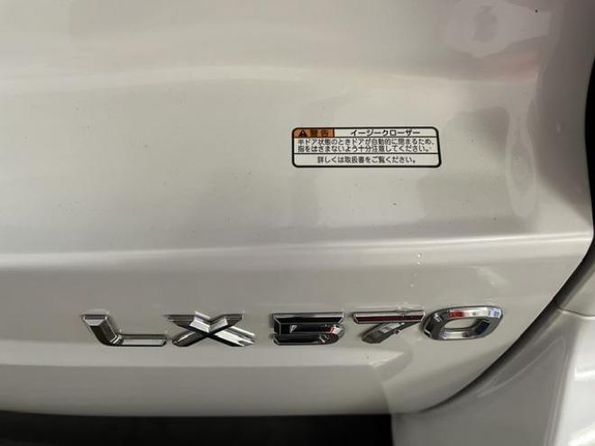 レクサスＬＸ５７０　本州仕入　寒冷地仕様　禁煙車　社外セキュリティ　マークレビンソン　純正２１インチＡＷ　社外１８ＡＷ＋スタッドレスタイヤ付　純正ブラックレザーシート　ヘッドアップディスプレイ　全方位パノラミックビュー 4WD 5700 5Dr