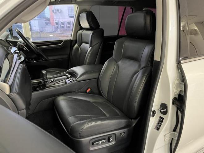 レクサスＬＸ５７０　本州仕入　寒冷地仕様　禁煙車　社外セキュリティ　マークレビンソン　純正２１インチＡＷ　社外１８ＡＷ＋スタッドレスタイヤ付　純正ブラックレザーシート　ヘッドアップディスプレイ　全方位パノラミックビュー 4WD 5700 5Dr