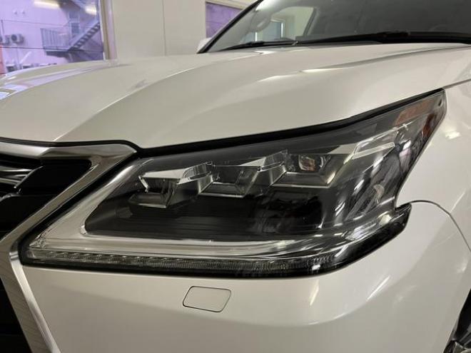 レクサスＬＸ５７０　本州仕入　寒冷地仕様　禁煙車　社外セキュリティ　マークレビンソン　純正２１インチＡＷ　社外１８ＡＷ＋スタッドレスタイヤ付　純正ブラックレザーシート　ヘッドアップディスプレイ　全方位パノラミックビュー 4WD 5700 5Dr