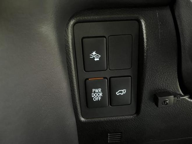 レクサスＬＸ５７０　本州仕入　寒冷地仕様　禁煙車　社外セキュリティ　マークレビンソン　純正２１インチＡＷ　社外１８ＡＷ＋スタッドレスタイヤ付　純正ブラックレザーシート　ヘッドアップディスプレイ　全方位パノラミックビュー 4WD 5700 5Dr