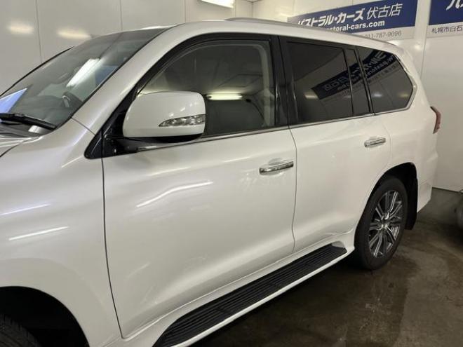 レクサスＬＸ５７０　本州仕入　寒冷地仕様　禁煙車　社外セキュリティ　マークレビンソン　純正２１インチＡＷ　社外１８ＡＷ＋スタッドレスタイヤ付　純正ブラックレザーシート　ヘッドアップディスプレイ　全方位パノラミックビュー 4WD 5700 5Dr