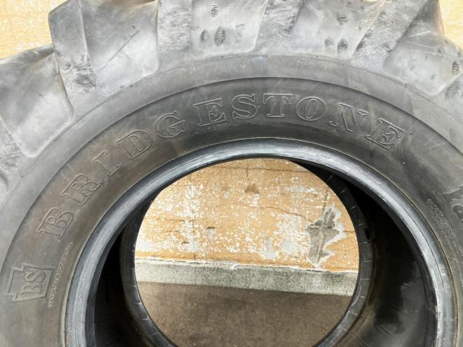 その他WA80/ZW80クラス　タイヤショベル中古タイヤ4本セット　17.5/65-20