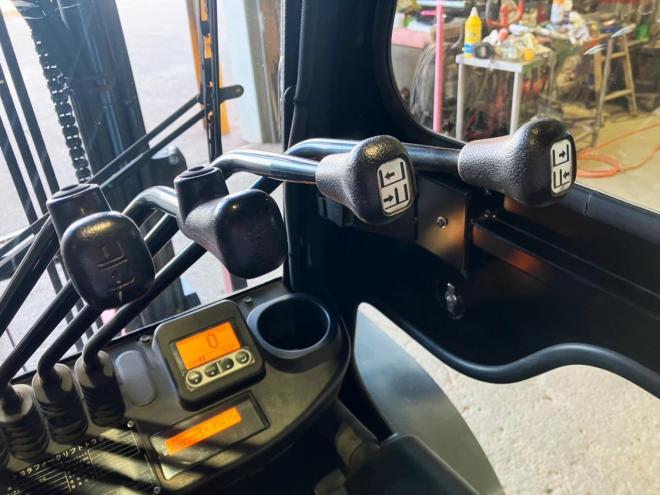 フォークリフトトヨタ　中古　8FDL25　建機