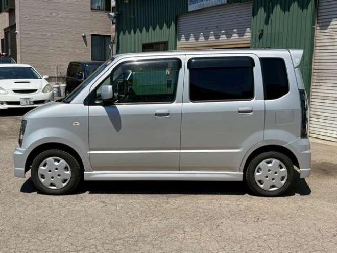 ワゴンRRR-DI 4WD　ターボ　アルミホイール　パワステ　パワーウィンドウ　シートヒーター　キーレスエントリー　ABS　エアコン　フルフラットシート 660