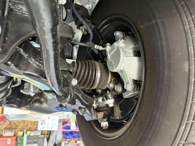 ハイエースファインテックツアラー4WD　R8.1登録済未使用車　デジタルインナーミラー　パノラミックビューモニター　寒冷地仕様　セカンドシート&サードシートオットマン付きキャプテンシート　10人乗り 登録済未使用車 2700