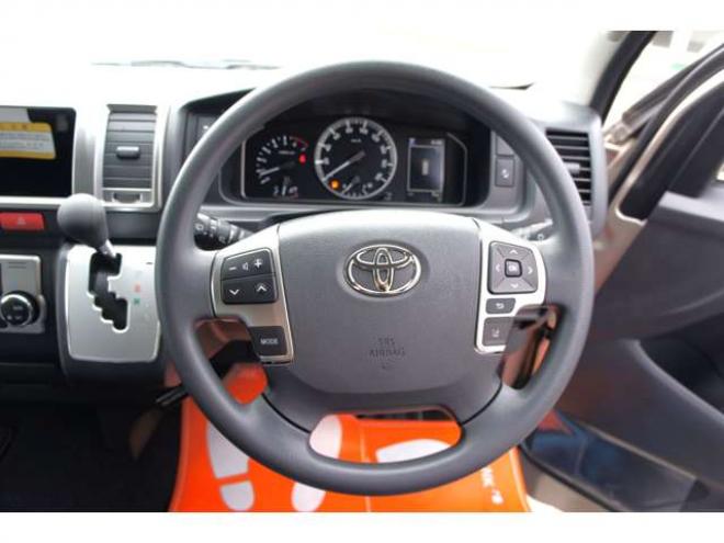 ハイエース2.7 グランドキャビン 4WD　令和8年2月登録　登録済未使用車 走行7キロ　パノラミックビューモニター デジタルインナーミラー　LEDヘッドランプ　LEDフォグランプ　ベージュメタリック　メーカー保証付 登録済未使用車 2700