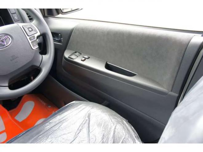 ハイエース2.7 グランドキャビン 4WD　令和8年2月登録　登録済未使用車 走行7キロ　パノラミックビューモニター デジタルインナーミラー　LEDヘッドランプ　LEDフォグランプ　ベージュメタリック　メーカー保証付 登録済未使用車 2700