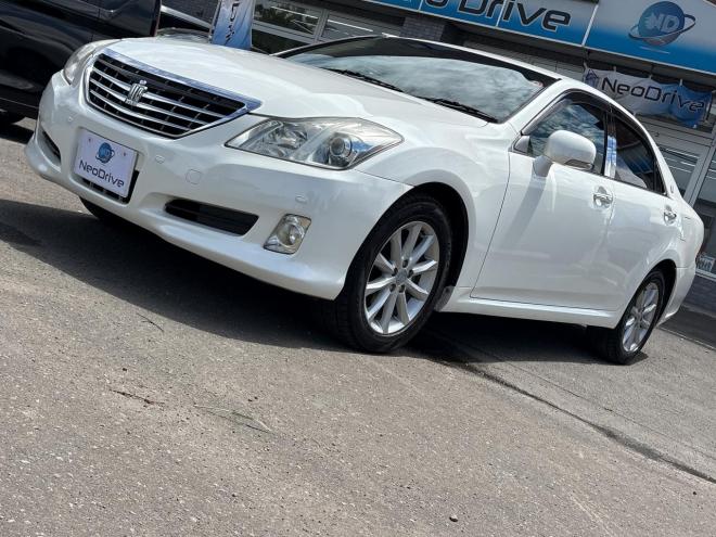 クラウン3.0ロイヤルサルーンi-Four 4WD　ローンが不安な方＜優遇ローン＞　純正ナビTV　クルーズコントロール　HID 4WD 3000 5Dr