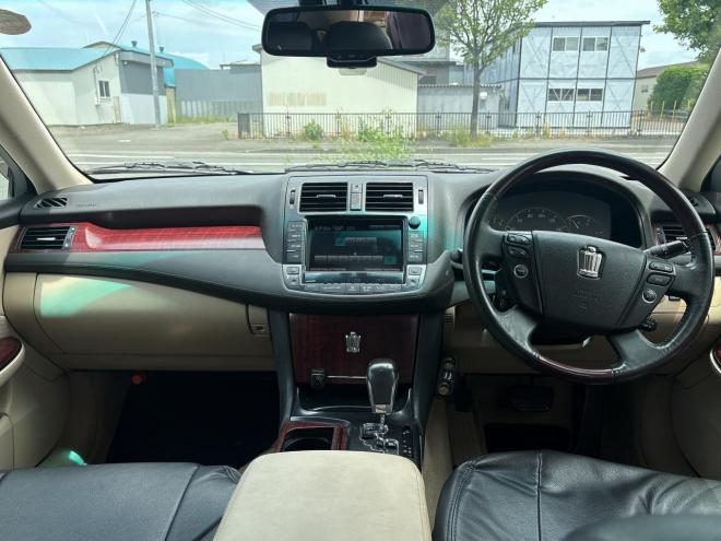 クラウン3.0ロイヤルサルーンi-Four 4WD　ローンが不安な方＜優遇ローン＞　純正ナビTV　クルーズコントロール　HID 4WD 3000 5Dr