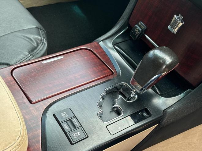 クラウン3.0ロイヤルサルーンi-Four 4WD　ローンが不安な方＜優遇ローン＞　純正ナビTV　クルーズコントロール　HID 4WD 3000 5Dr