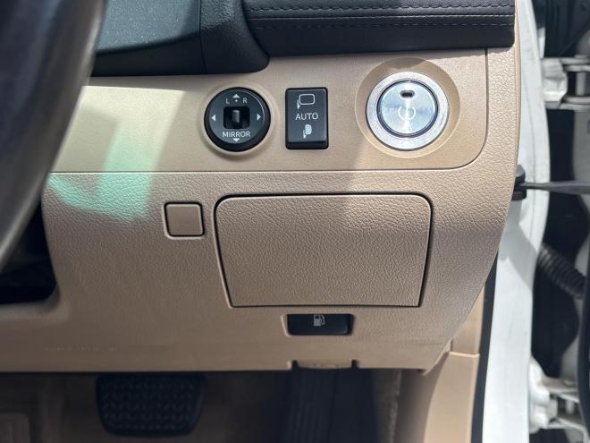 クラウン3.0ロイヤルサルーンi-Four 4WD　ローンが不安な方＜優遇ローン＞　純正ナビTV　クルーズコントロール　HID 4WD 3000 5Dr