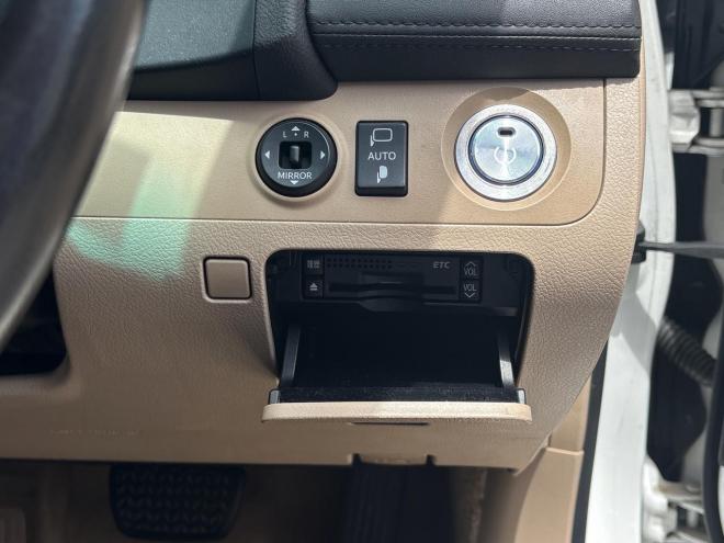 クラウン3.0ロイヤルサルーンi-Four 4WD　ローンが不安な方＜優遇ローン＞　純正ナビTV　クルーズコントロール　HID 4WD 3000 5Dr