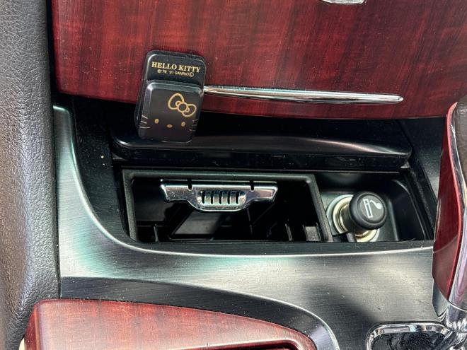 クラウン3.0ロイヤルサルーンi-Four 4WD　ローンが不安な方＜優遇ローン＞　純正ナビTV　クルーズコントロール　HID 4WD 3000 5Dr