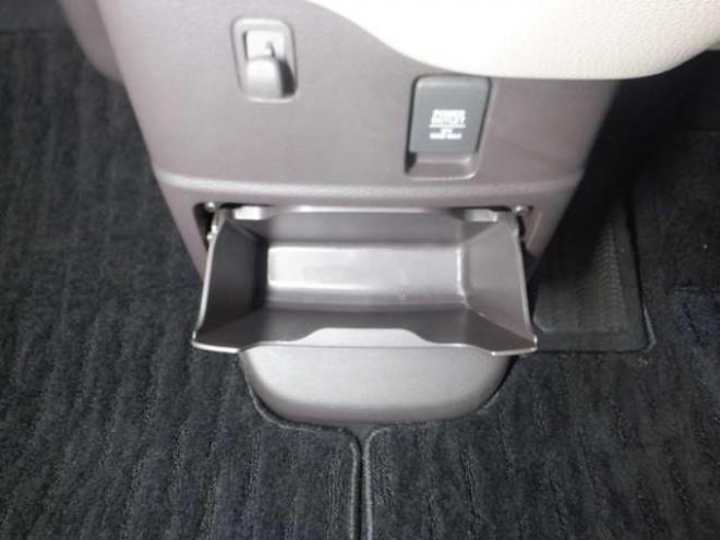 N-BOXG L ホンダセンシング 4WD　4WD　ナビ　B/T　USB接続　バックカメラ　ETC　クルコン　純正エンスタ　衝突軽減　バックカメラ　シートヒーター　ステアリングスイッチ　　LEDヘッドライト　ヒーテッドドアミラー　Pスタート 660