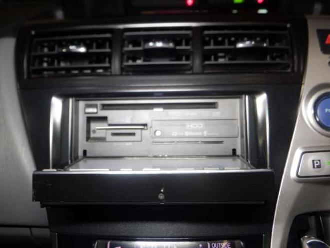 プリウスα1.8 S　本州仕入　ナビ　フルセグTV　バックカメラ　ツインガラスルーフ　モデリスタエアロ　LEDヘッドライト　ヘッドライトウォッシャー　　ステアリングスイッチ　スマートキー　プッシュスタート　ドアバイザー 2WD 1800