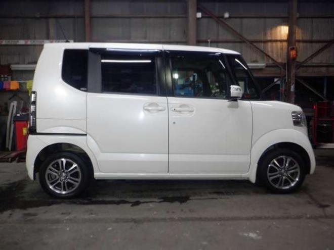 N-BOXG ターボパッケージ 4WD　純正ディスプレイオーディオ・TV・Bカメラ・USB接続・両側電動・クルコン・純正エンスタ・スマートキー・プッシュスタート・パドルシフト・オートエアコン・ドアバイザー・ベンチシート 660