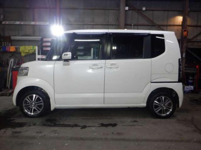 N-BOXG ターボパッケージ 4WD　純正ディスプレイオーディオ・TV・Bカメラ・USB接続・両側電動・クルコン・純正エンスタ・スマートキー・プッシュスタート・パドルシフト・オートエアコン・ドアバイザー・ベンチシート 660
