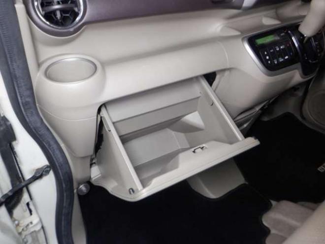 N-BOXG ターボパッケージ 4WD　純正ディスプレイオーディオ・TV・Bカメラ・USB接続・両側電動・クルコン・純正エンスタ・スマートキー・プッシュスタート・パドルシフト・オートエアコン・ドアバイザー・ベンチシート 660