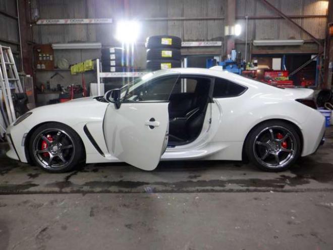 86GR  2.4 RZ　ナビ・TV・B/T・Bカメラ・HKS車高調・SARDマフラー・LEDヘッドライト・ハーフレザー・シートヒーター・衝突軽減・ブラインドスポット・クルコン・レーンキープ・オートマチックハイビーム・クリアランスソナー 2WD 2400