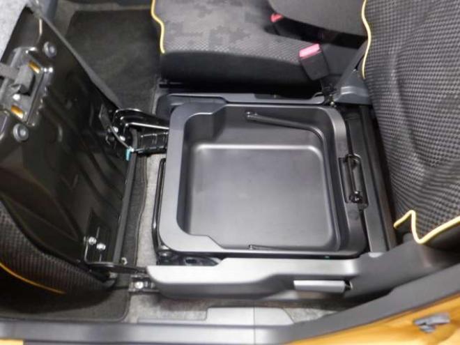 ハスラーGターボ 4WD　本州仕入・後期型・ツートンカラー・ディスプレイオーディオ・レーダーブレーキサポート・スマートキー・プッシュスタート・アイドリングストップ・前席シートヒーター・ベンチシート・ヒルディセントコントロール 660