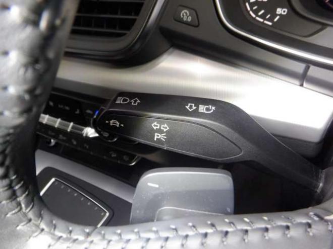 アウディQ5 2.0 TFSI クワトロ スポーツ ラグジュアリーパッケージ 4WD　茶革・ナビ・TV・B/T・F/S/Bカメラ・マトリクスLED・ヴァーチャルコックピット・電動リアゲート・シートヒーター・ACC・パワーシート・ETC・エアサス 正規輸入車 2000