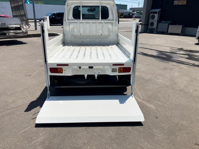 ハイゼット中古　4WD　新明和パワーゲート付　オートマ車