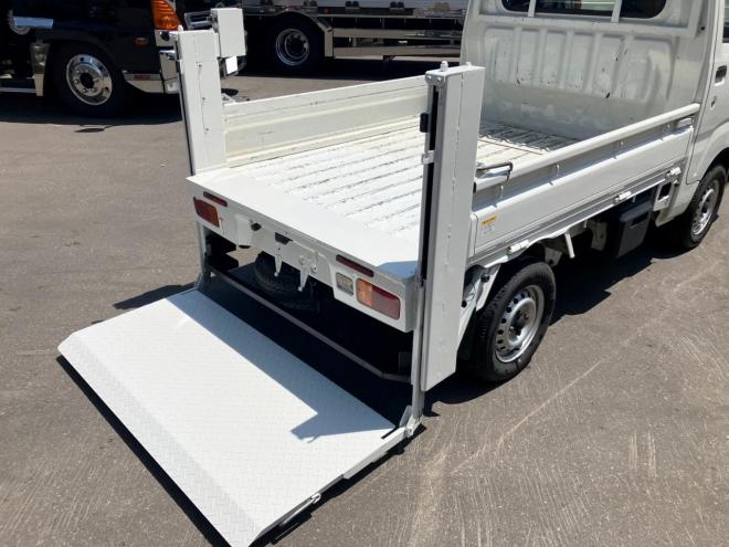 ハイゼット中古　4WD　新明和パワーゲート付　オートマ車