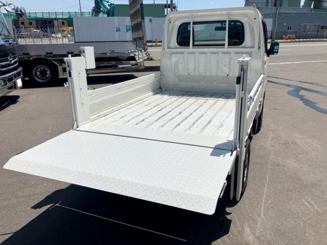 ハイゼット中古　4WD　新明和パワーゲート付　オートマ車
