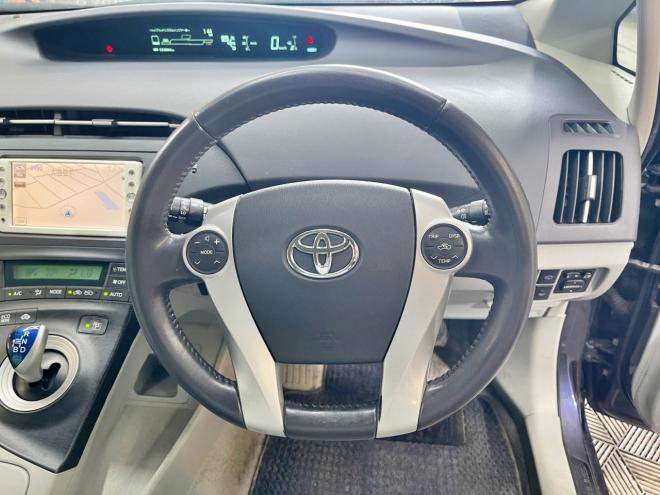 プリウス1.8S LEDエディション 5年保証 スマキー ナビTV Bカメ ETC 夏冬タイヤ自社認証工場 車検整備2年付 寒冷地仕様 禁煙