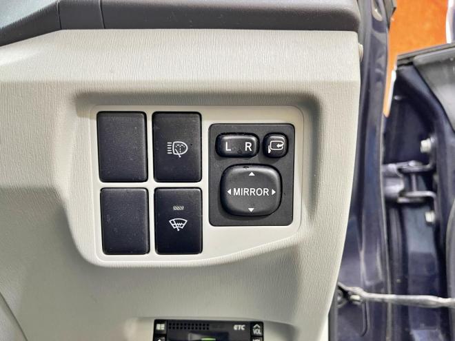 プリウス1.8S LEDエディション 5年保証 スマキー ナビTV Bカメ ETC 夏冬タイヤ自社認証工場 車検整備2年付 寒冷地仕様 禁煙