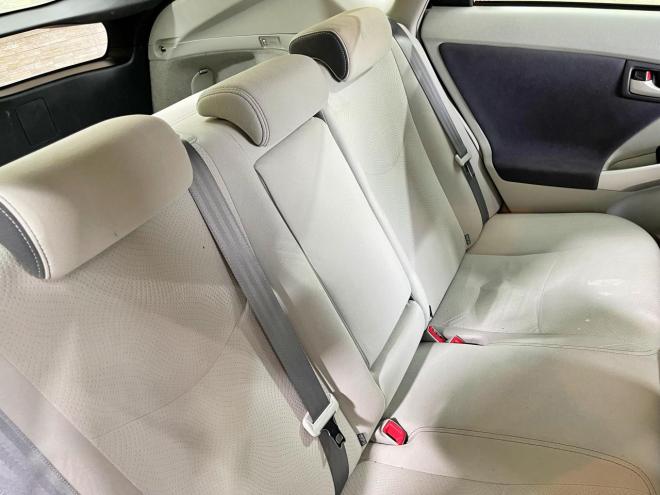 プリウス1.8S LEDエディション 5年保証 スマキー ナビTV Bカメ ETC 夏冬タイヤ自社認証工場 車検整備2年付 寒冷地仕様 禁煙