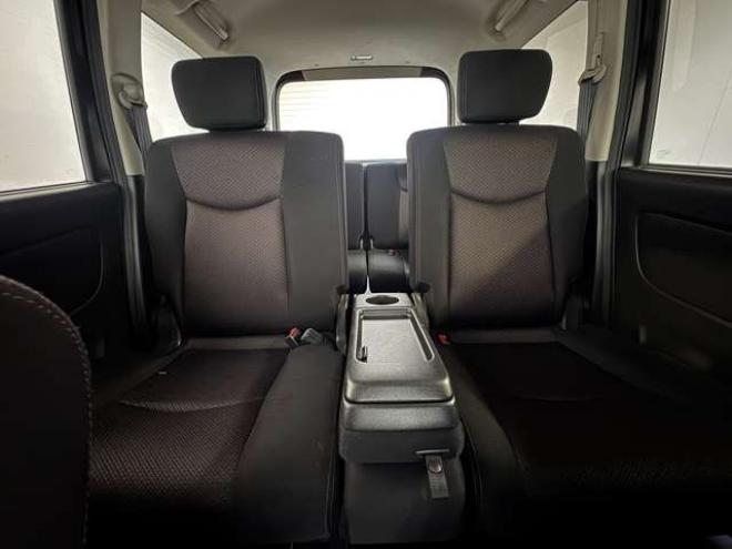 セレナ2.0 ハイウェイスター 4WD　両側Pスライド　ナビ　TV　Egスターター 2000