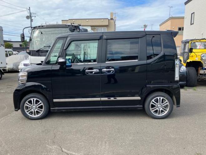 N-BOX+カスタム　Ｇ　４ＷＤ　ワンオーナー　ＴＶ付ナビ　バックカメラ　スマートキー　アイドリングストップ 4WD 660 5Dr
