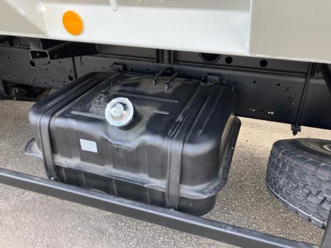 フォワードベースグレード　積載量２７００ｋｇ　荷台アルミ　荷台長さ５．３ｍ　巾２．１２ｍ　深さ１．４ｍ 2WD 7800(D) 2Dr