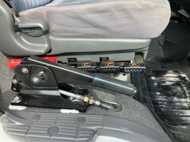 フォワードベースグレード　積載量２７００ｋｇ　荷台アルミ　荷台長さ５．３ｍ　巾２．１２ｍ　深さ１．４ｍ 2WD 7800(D) 2Dr