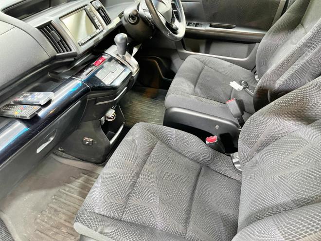 ステップワゴン2.0スパーダZ 4WD 5年保証 スマキー 両側パワスラ ナビTV Bカメ ETC 自社認証工場 車検整備2年付 修復歴無 寒冷地仕様 禁煙
