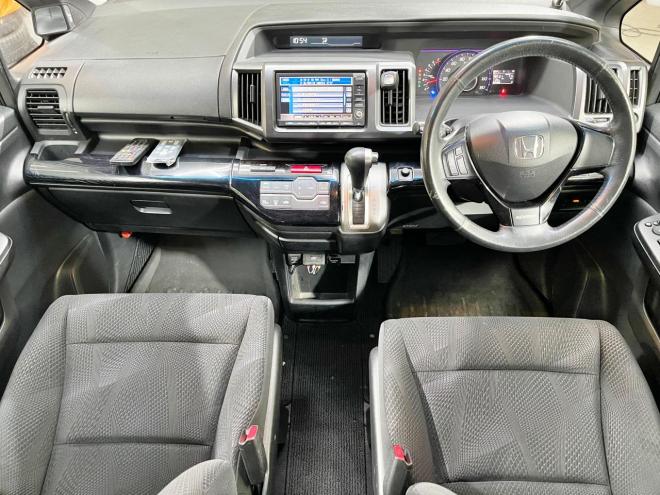 ステップワゴン2.0スパーダZ 4WD 5年保証 スマキー 両側パワスラ ナビTV Bカメ ETC 自社認証工場 車検整備2年付 修復歴無 寒冷地仕様 禁煙