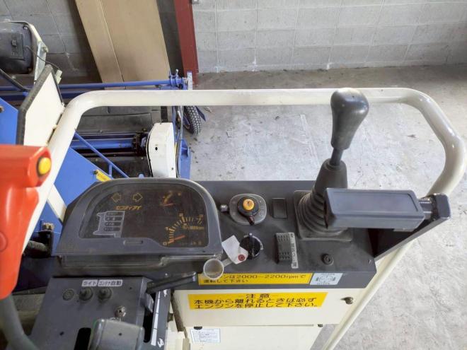 収穫機イセキ　中古　オニオンハーベスター　VHA650　農機具　作業機