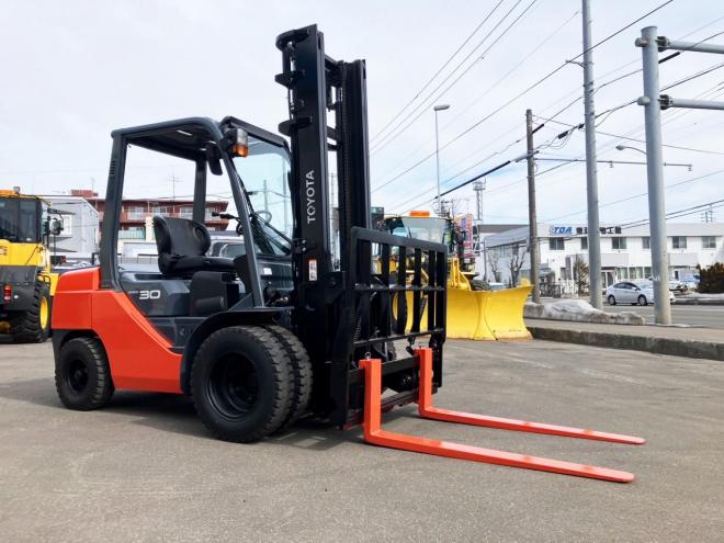 フォークリフトトヨタ　中古　8FD30　建機