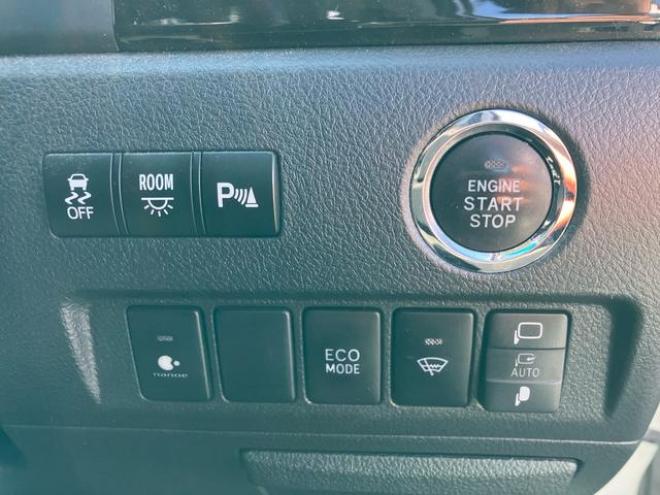 ヴェルファイア２．４Ｚ　ゴールデンアイズＩＩ　４ＷＤ　後期型　社外２０インチアルミ　社外エアロ　社外ＴＶ付ナビ　後席モニタ　ＥＴＣ　両側パワスラ　１００Ｖ電源　ツインモニタ　オートバックドア（北海道） 4WD 2400 5Dr