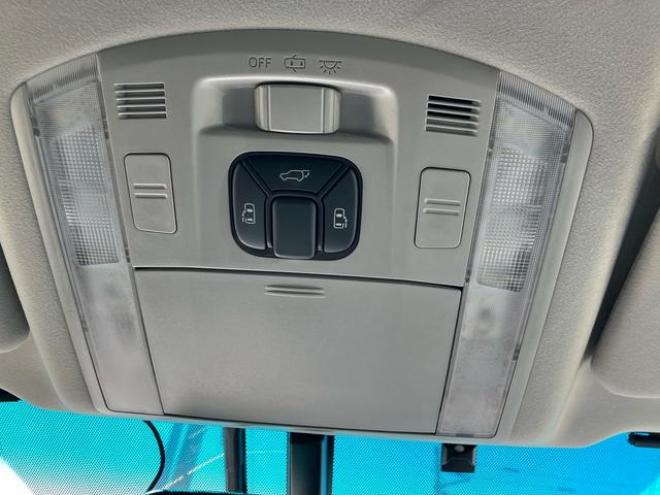 ヴェルファイア２．４Ｚ　ゴールデンアイズＩＩ　４ＷＤ　後期型　社外２０インチアルミ　社外エアロ　社外ＴＶ付ナビ　後席モニタ　ＥＴＣ　両側パワスラ　１００Ｖ電源　ツインモニタ　オートバックドア（北海道） 4WD 2400 5Dr