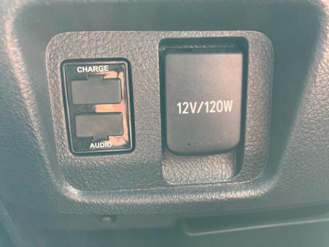 ヴェルファイア２．４Ｚ　ゴールデンアイズＩＩ　４ＷＤ　後期型　社外２０インチアルミ　社外エアロ　社外ＴＶ付ナビ　後席モニタ　ＥＴＣ　両側パワスラ　１００Ｖ電源　ツインモニタ　オートバックドア（北海道） 4WD 2400 5Dr