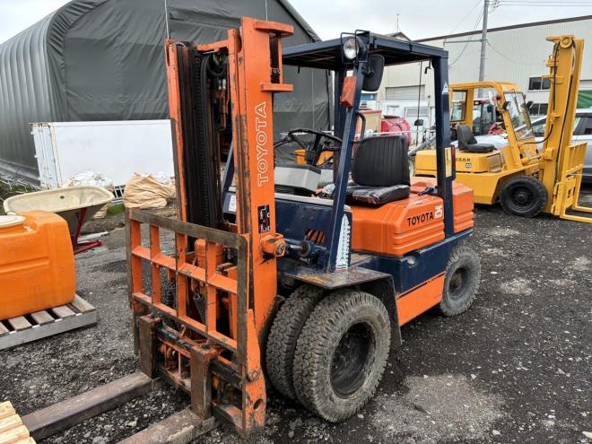 フォークリフトトヨタ 5FGL25 2.5トン ヒンジ付き ダブルタイヤ