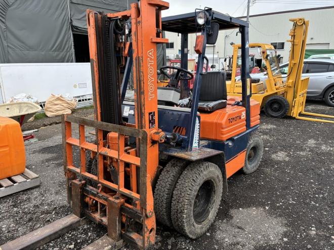 フォークリフトトヨタ 5FGL25 2.5トン ヒンジ付き ダブルタイヤ
